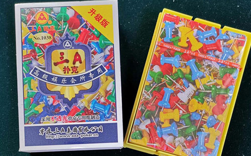 玛沁扑克批发采购指南与产品质量识别要点解析